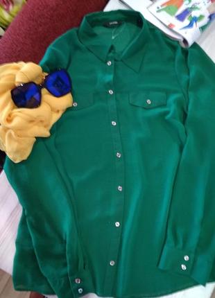 Стильная рубашка  красивый цвет без дефектов, крутая.