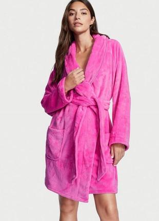 Розовый плюшевый короткий халат victoria’s secret!