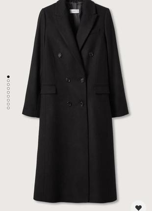 Шерстое пальто mango. черное классическое, четкие плечи.