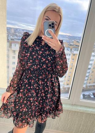 Весняні сукні з квітковими принтами 🌸🌸🌸