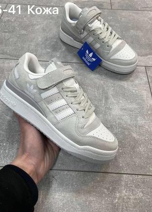 Стильные замшевые кроссовки на липучке adidas forum low