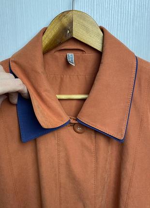 Плащ яркого цвета батал 9