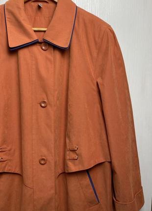 Плащ яркого цвета батал 8