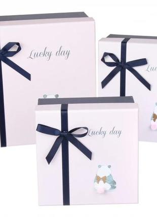 Подарункові коробки квадратні "lucky day" (комплект 3 шт), розм.l: 22*22*10 cм