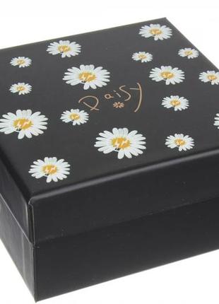 Подарункові коробки чорні з ромашками (комплект 3 шт), розм.l: 22*22*10 cм2 фото