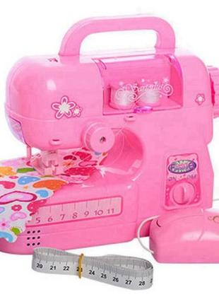 Швейна машинка для дівчинки