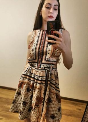Платье с вырезами на боках5 фото