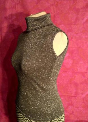 Кофтинка-"гольф" без рукавів з бронзовим люрексом.