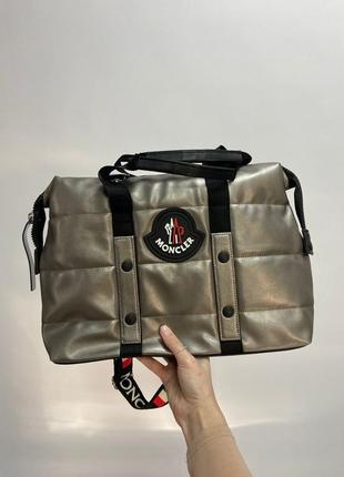 Сумка в стиле moncler puff silver1 фото