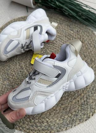 Демисезонные кроссовки