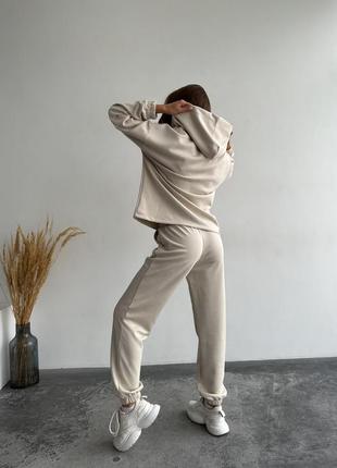 Женский спортивный костюм прогулочный замшевый черный коричневый молочный базовый джогеры кофта6 фото