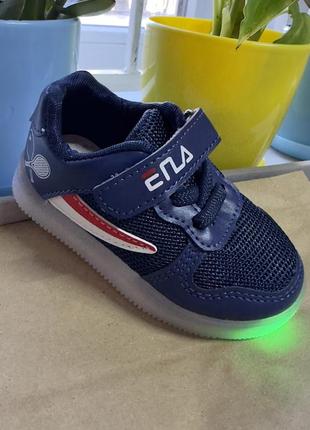 Демісезонні кросівки