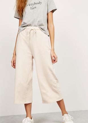 Нюдовые кюлоты р. m bershka