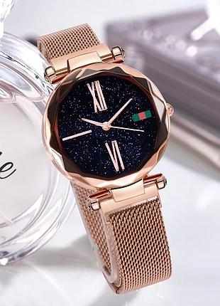 Годинник на магнітнім ремішку.