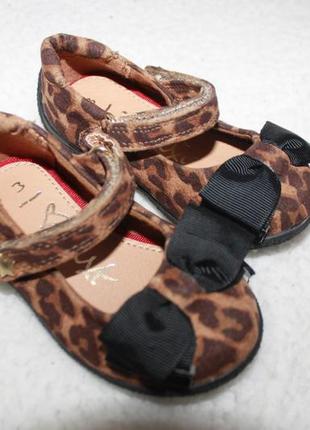 Черевички фірми next 19 розмір по устілці 12 див.