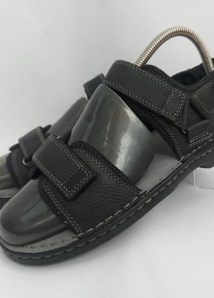 Шкіряні босоніжки сандалії