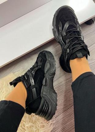 Жіночі чорні кросівки ,зручні та міцні женские черные кроссовки стильн