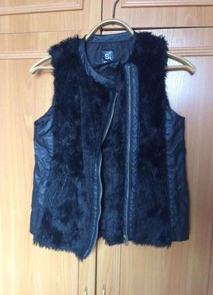 Жилет з хутром