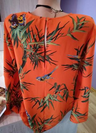 Стильная блузка с красивым рисунком, оригинальный рукав, без дефектов.5 фото