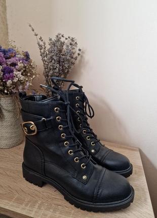 Черевики,ботинки guess