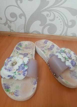 Детские шлепанцы