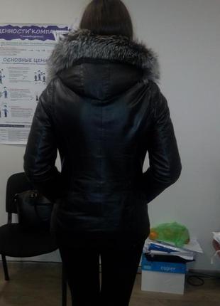 Продам утеплённую кожаную куртку с чернобуркой3 фото
