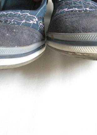 Туфли замшево-тканевые с вышивкой на танкетке6 фото