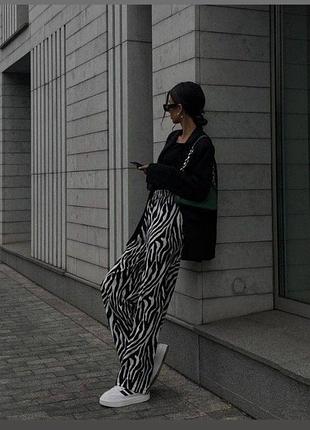 Брюки зебра трендовый принт