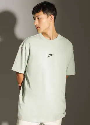 Футболка nike sportswear premium essentials