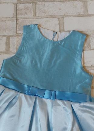 Нарядное голубое платье с кружевом на девочку2 фото