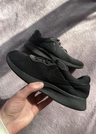 Кроссовки nike tanjun