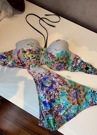 Роскошный фирменный купальник бандо