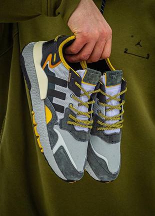 Кроссовки adidas nite jogger boost core black yellow dark grey4 фото