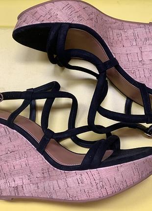 Босоніжки жіночі