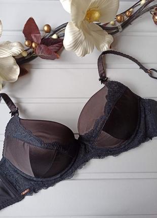 Очень красивый сатиновый бюстгальтер с пуш-ап 70dd