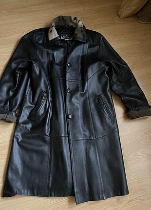 Кожаное черное пальто