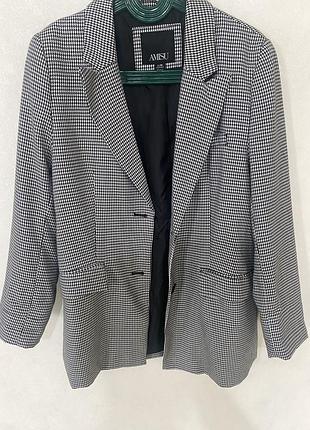 Стильный женский пиджак с карманами