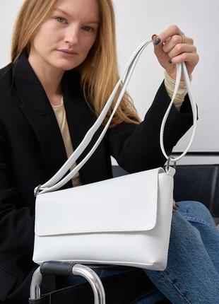 Жіноча сумка біла сумка через плече асиметрична сумка білий клатч через плече2 фото