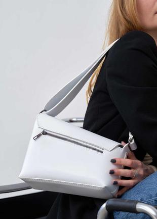 Жіноча сумка біла сумка через плече асиметрична сумка білий клатч через плече3 фото