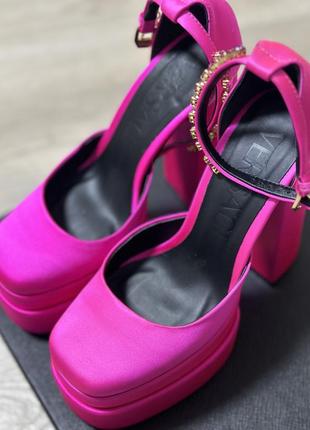 Versace розовые туфли2 фото