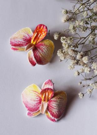 Длинные серьги ручной  работы с цветами "желто-розовые орхидеи"3 фото