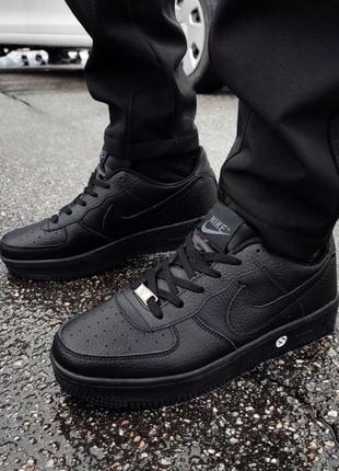 Кожаные классические кроссовки nike air force 1 черные8 фото