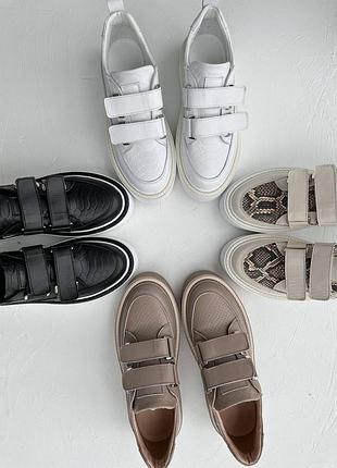 Яркие кожаные кеды на липучках 😎