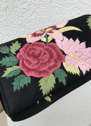 Черный клатч, кошелек, косметичка ручной работы с цветочной вышивкой, этно бохо стиль