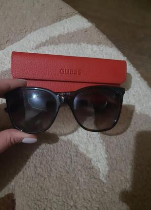 Окуляри guess