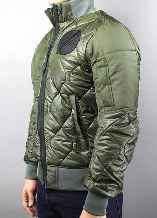 Мужская куртка XS / 42 бомбер пуховик bat quilted bomber ветровка