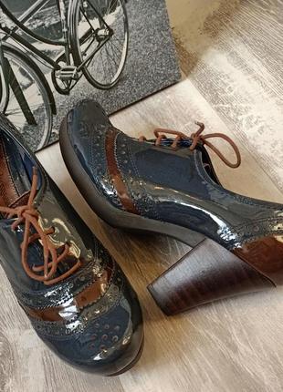 Туфли на шнуровке clarks натуральная кожа стойкий каблук6 фото