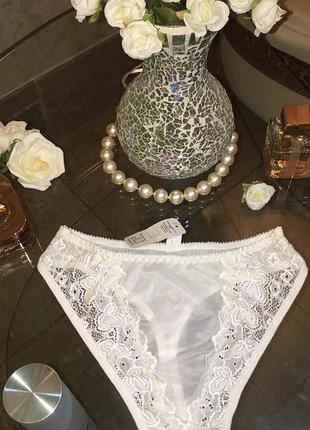 Білі трусики стрінги