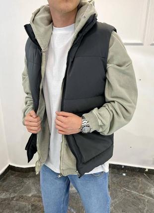 Качественная мужская жилетка графит / стильные молодежные безрукавка на осень - весну
