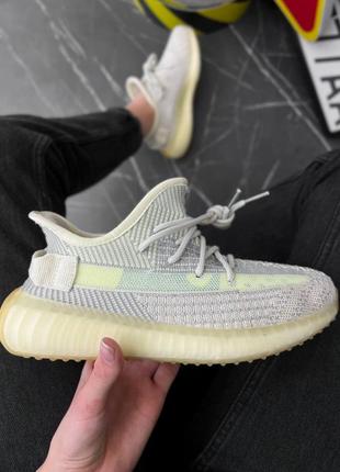 Женские кроссовки в стиле adidas yeezy boost 350